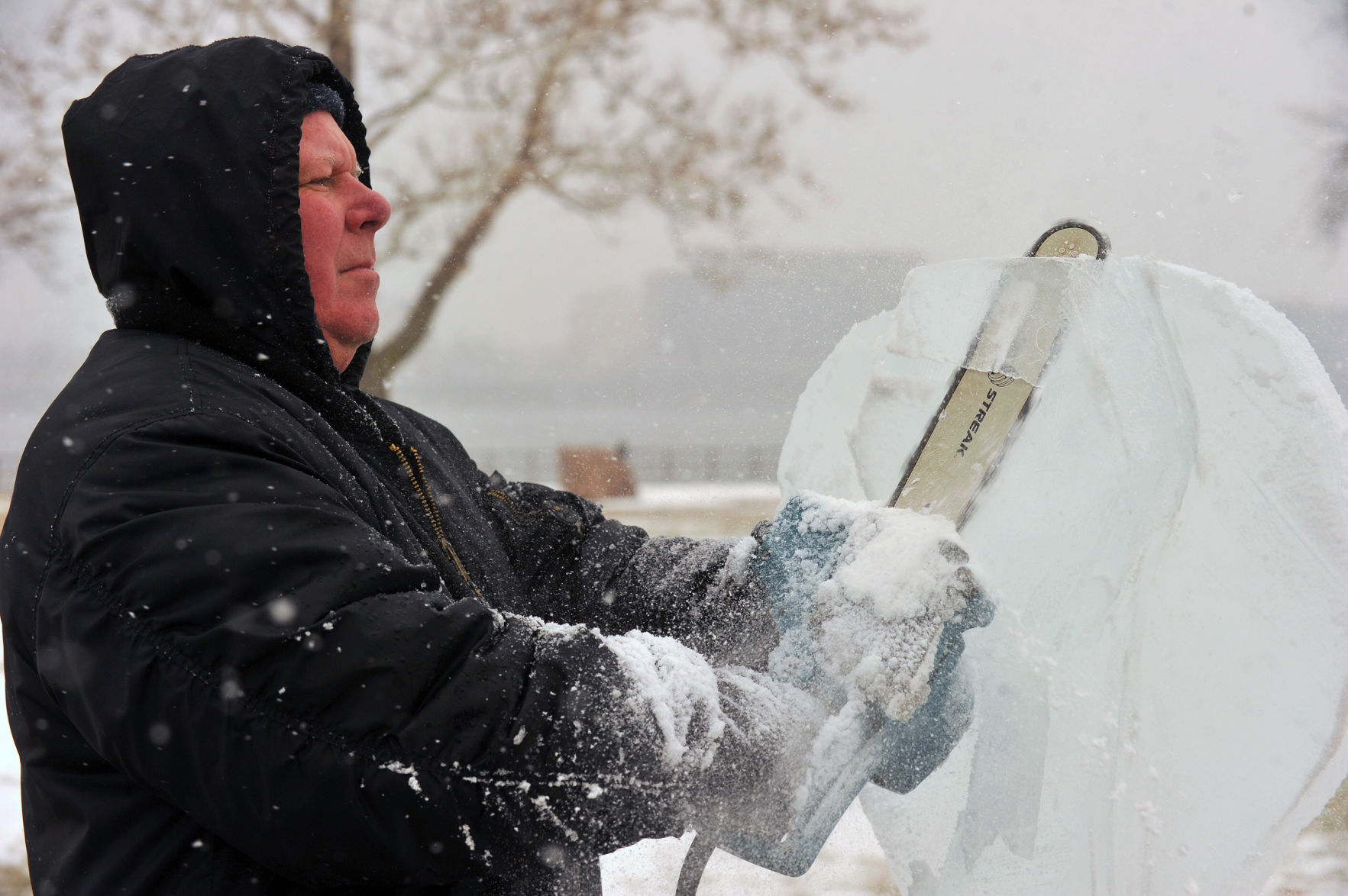 011422-qc-nws-icestravaganza-082